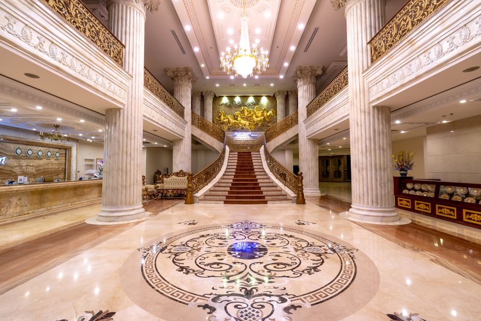 Grand lobby interior of Lucky Spin Safari resort